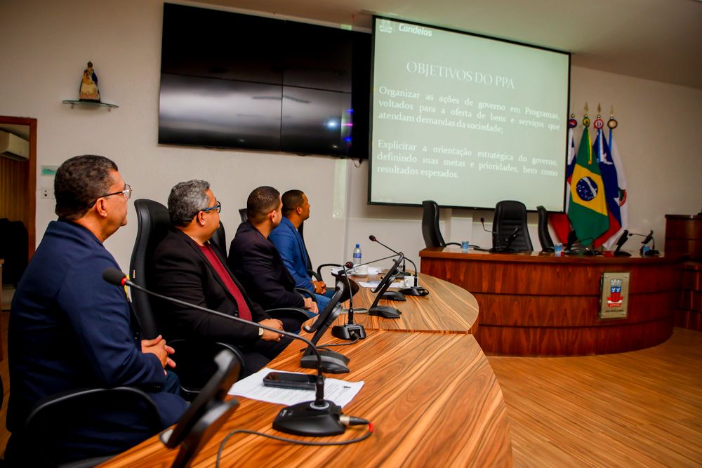 Câmara Municipal de Candeias realiza Audiência Pública sobre o Plano Plurianual 2026/2029